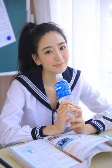 写的超细的开车小黄车片段